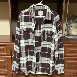 Men’s American eagle long sleeve flannel shirt.